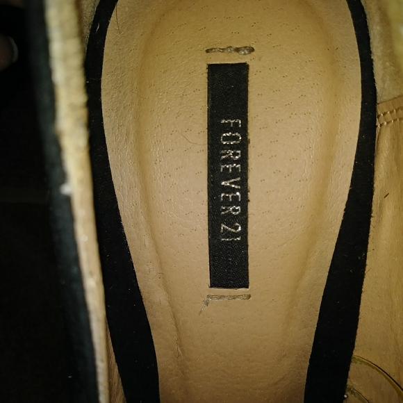 Wedges/Heels - Picture 2 of 2